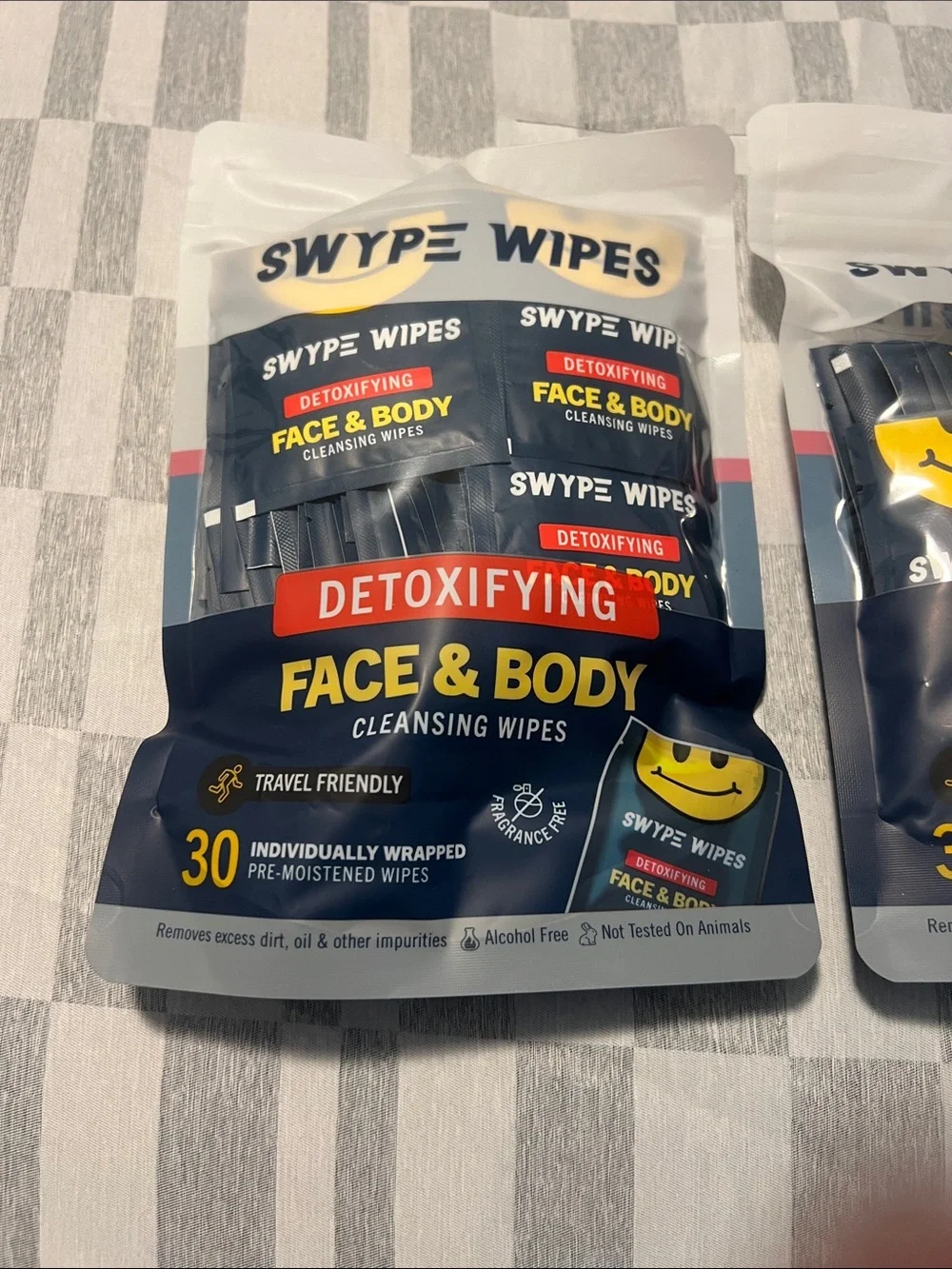 Detoxifying Face & Body Cleansing Wipes - Black/Yellow Pack of Two